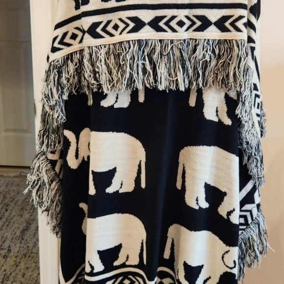 Trunk Up Elephant woven Black/Creme Shawl Collar Sleeveless Duster/Reversible - Picture 15 of 16